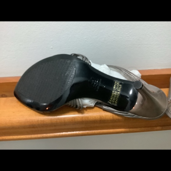 Kenneth Cole slip on leather heals size 6 - Picture 5 of 5